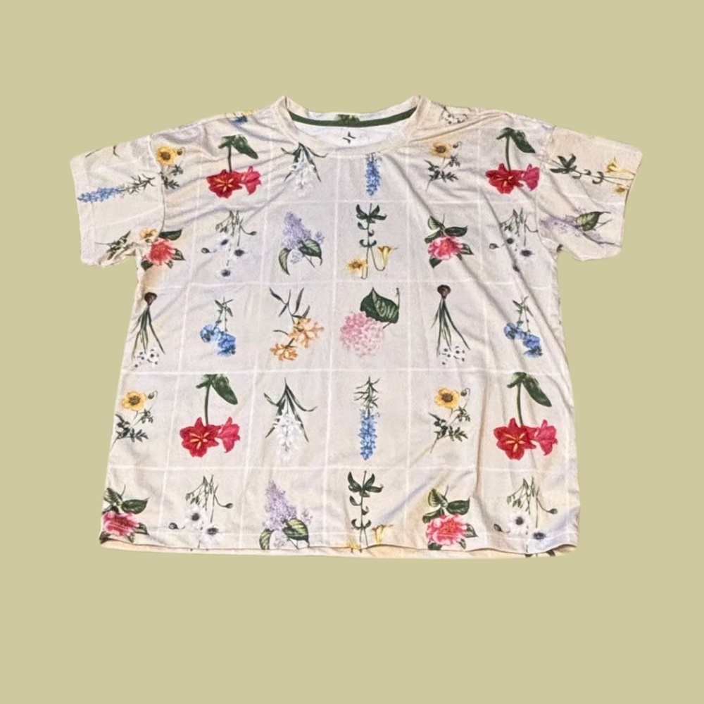 Tuckernuck floral pattern short sleeve shirt size small